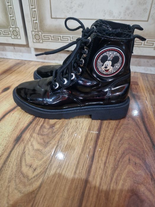 Ghete ZARA masura 33 la doar 45 lei