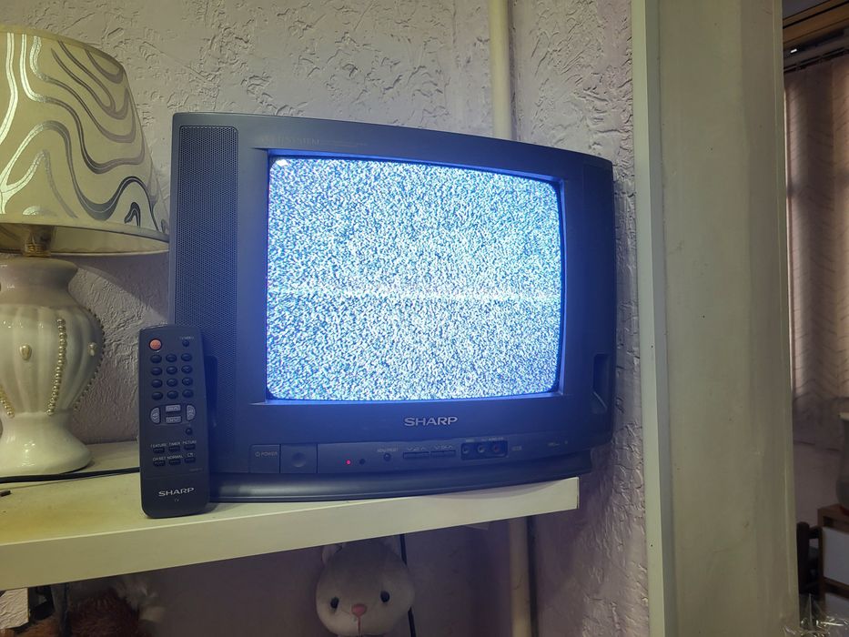 Продаётся цветной телевизор Sharp.