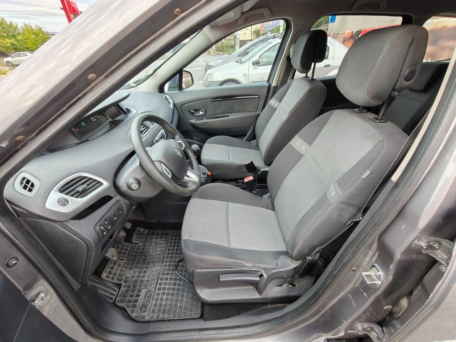 Renault Grand Scenic III 1.6 dCi 5 locuri 2012