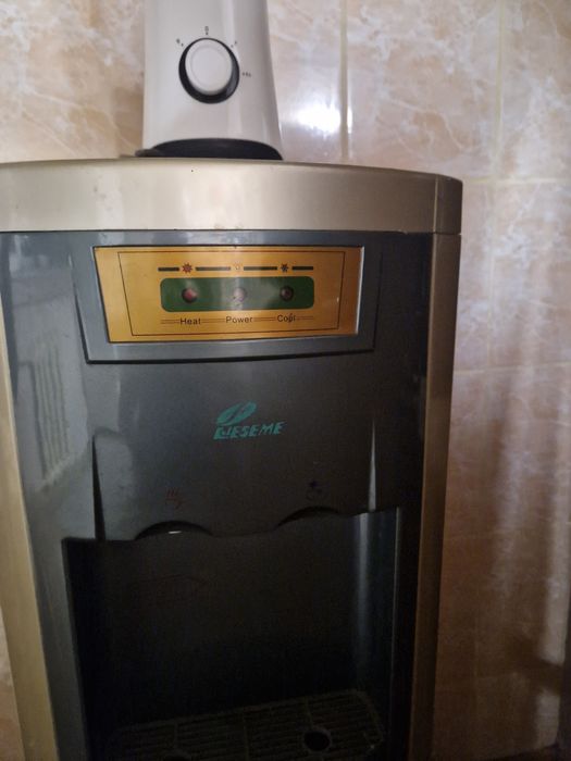 Диспэнсер для воды бу