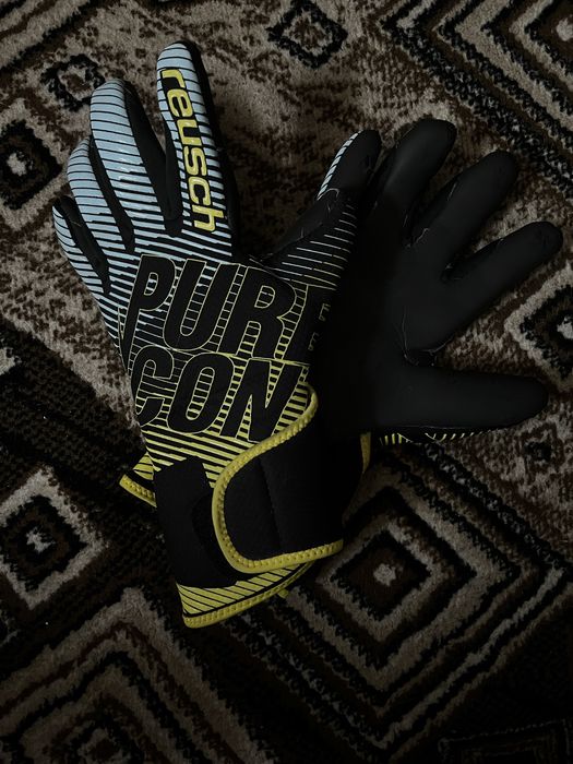 Вратарские перчатки Reusch