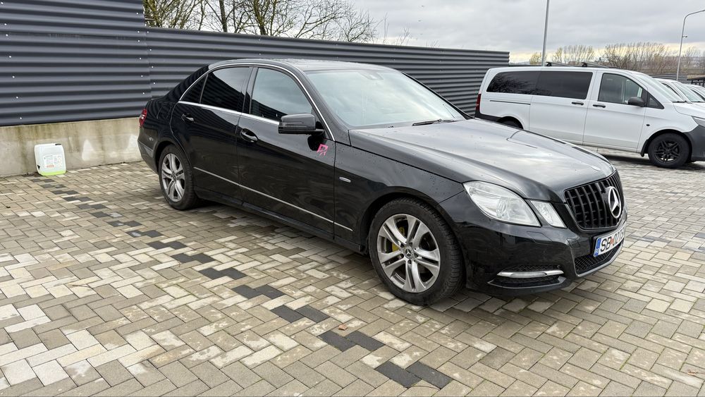 MERCEDES-BENZ E-Class