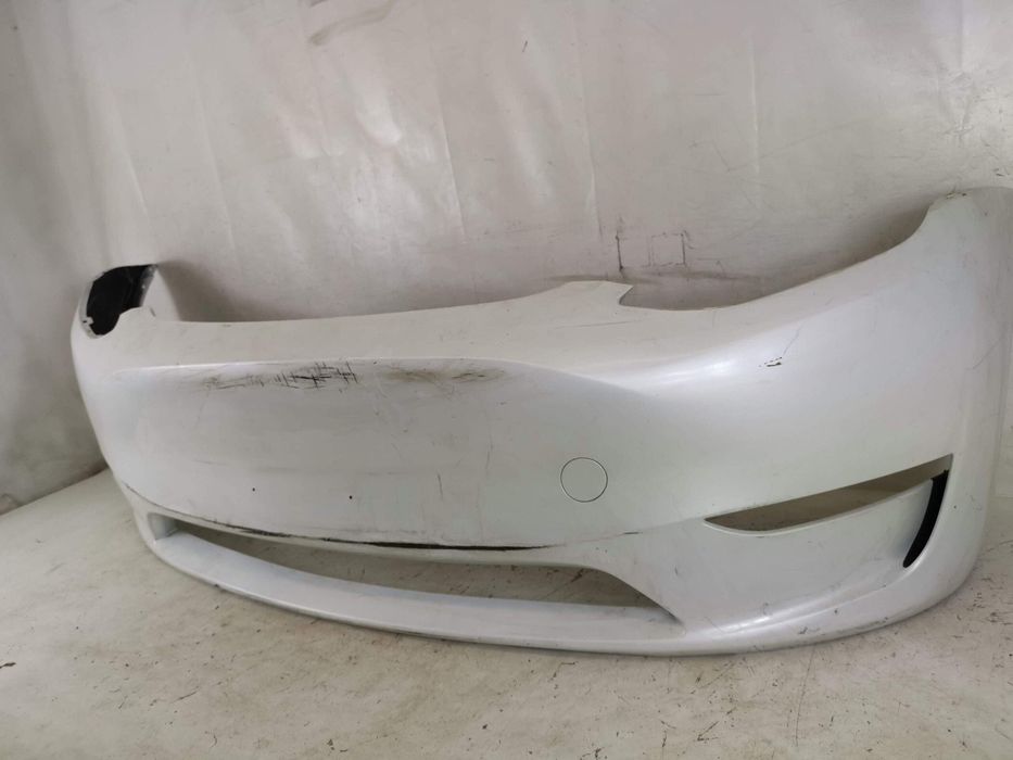 Предна броня Тесла Модел Y / Tesla Model Y Оригинална, в добро състоян