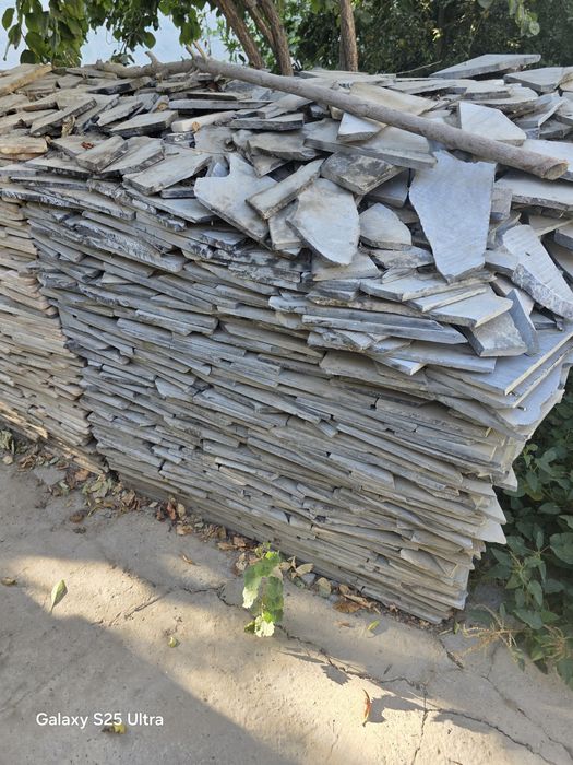 Мрамор тошлар сотилади