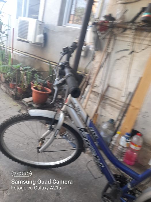 Vand bicicleta 350 lei
