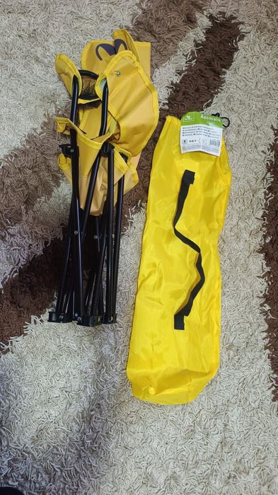 Scaun pliabil nou cu eticheta