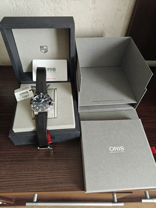 Швейцарские часы ORIS AQUIS DATE,