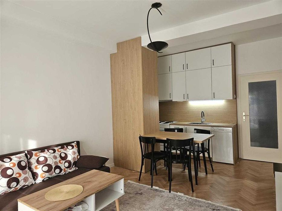 Дава се под наем Тристаен апартамент в Бургас, Изгрев - 70 кв.м за 255 € - Снимка #9