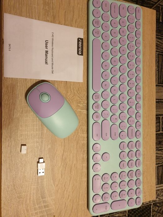Tastatura superba, culori delicioase în stil retro cu mouse inclus