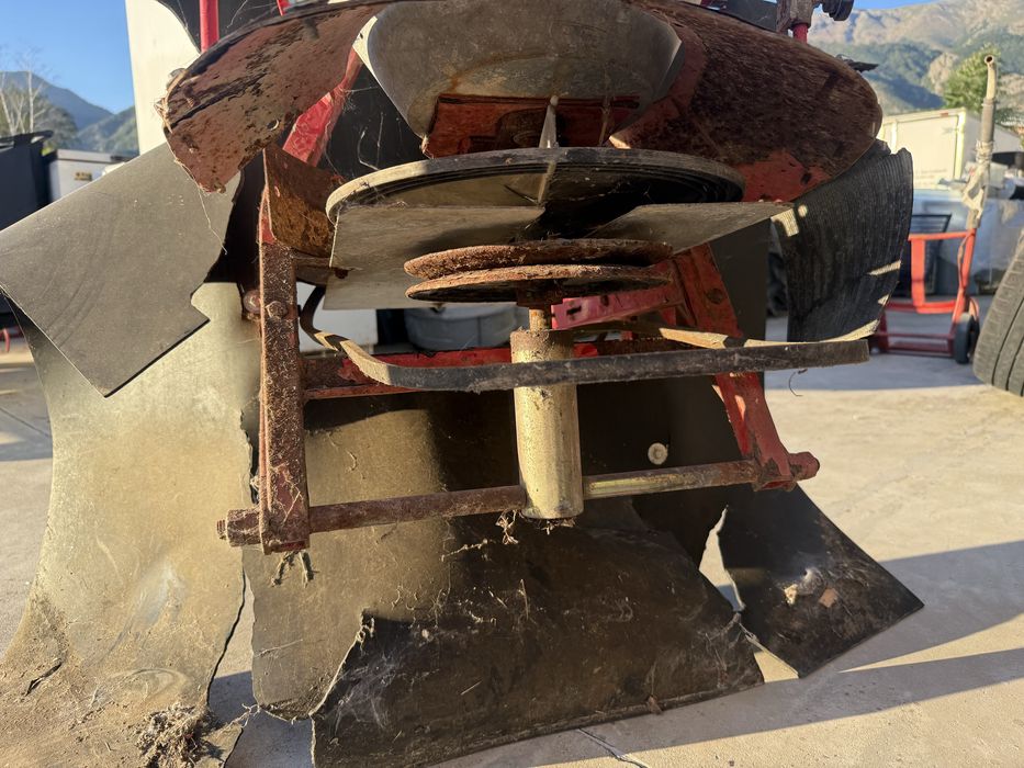 Разпръсквач за Сол и Пясък