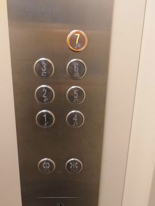 Янги бозор олдидаги янги домлардан ижарага берилади.