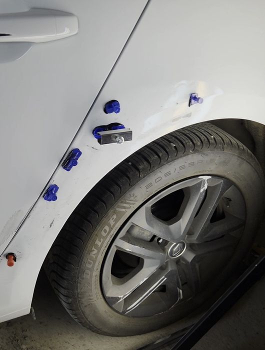 îndreptare îndoituri auto fără vopsire - Tinichigerie cu ventuze - PDR Târgoviște