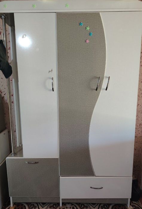 Bolalar uchun shkaf manej tumba divanlari mavjud