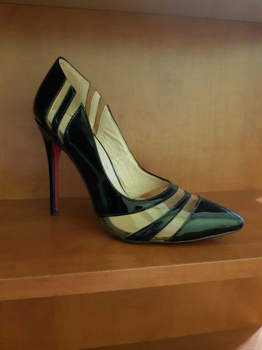 Продам туфли на шпильке