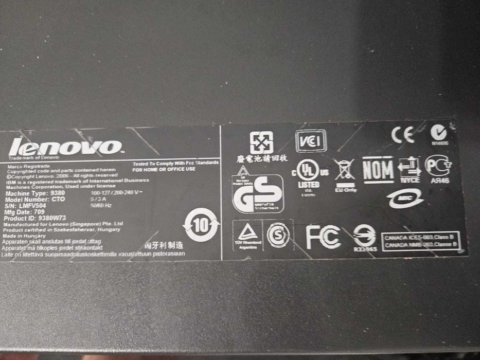 Calculator Desktop Lenovo ThinkCentre + Monitor Lenovo + Tastatură + Mouse – Pachet Complet