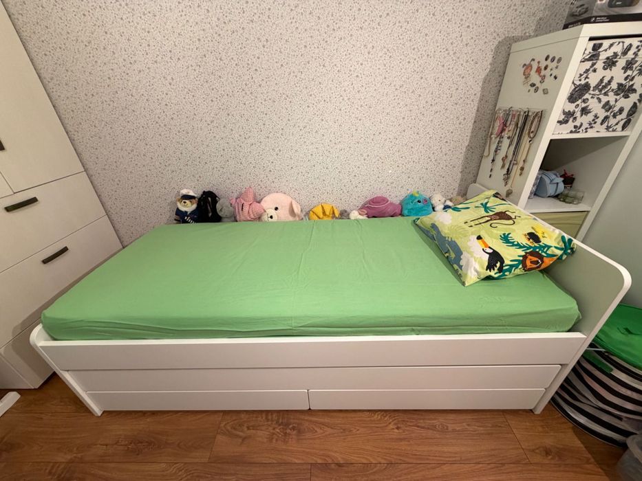Pat IKEA SLÄKT extensibil 90x200 + saltea +2 sertare – aproape nou