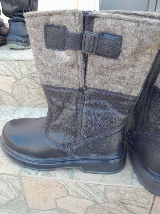 Продаются сапоги зимние.