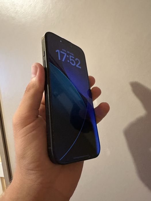 Vand iphone 16 pro de 512 GB