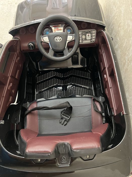 Электро машинка продам