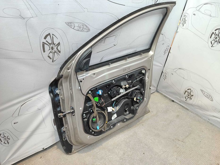 Ușă Față Dreaptă Volvo XC60 SUV Gri / Bej Cod Culoare Seashell 48400 / 31457679 2011 / [2009-2013] / 31457679 (2A)