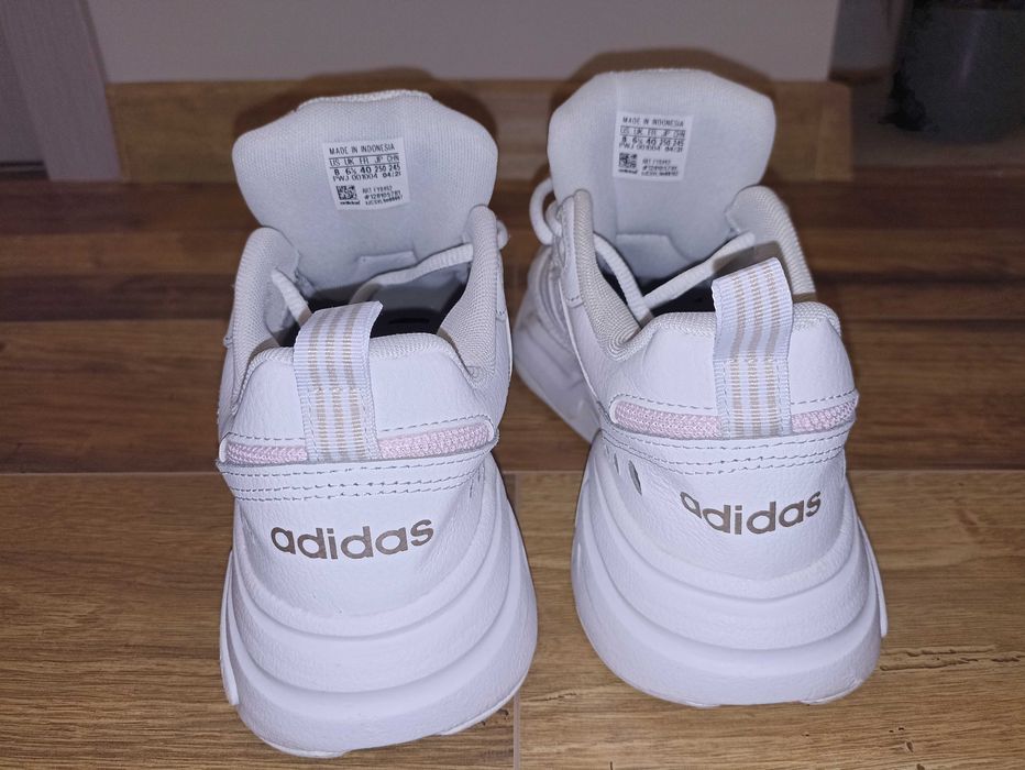 2 броя : CONVERSE Chuck Taylor All Star и маратонки Adidas