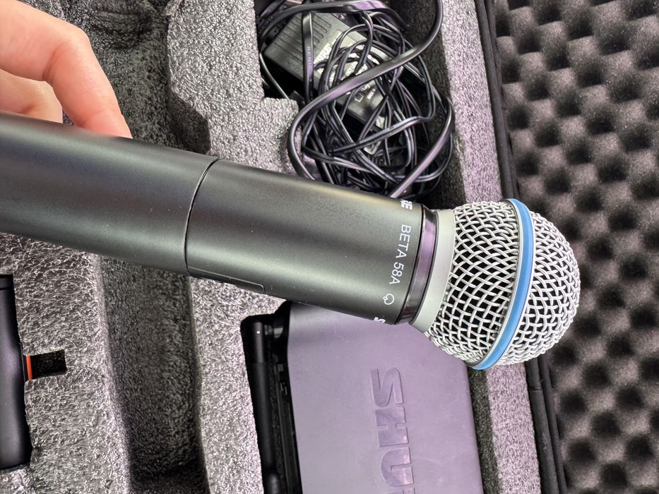 VÂNDUT! Shure GLXD4, în stare foarte bună