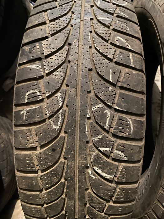 Продам Шины на 18  245/60