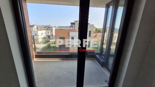 Продава се Двустаен апартамент в Бургас, Крайморие - 61 кв.м за 1378 €/кв.м - Снимка #2