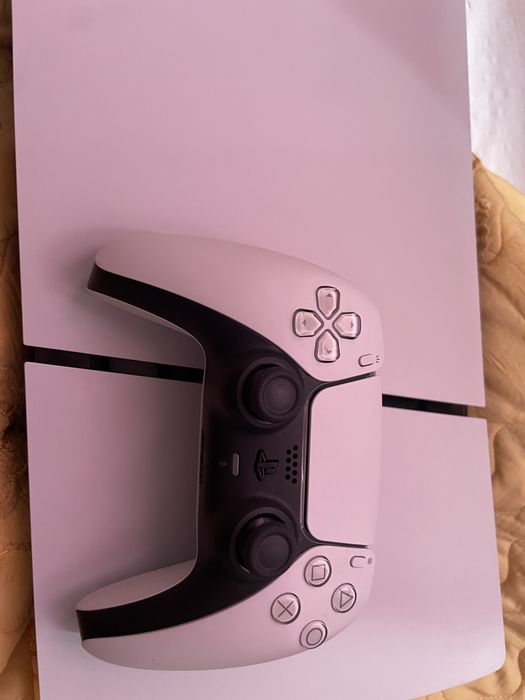 PS5 (2 luni de utilizare)