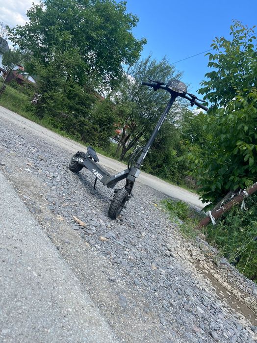 Vând trotineta electrică kukirin G2