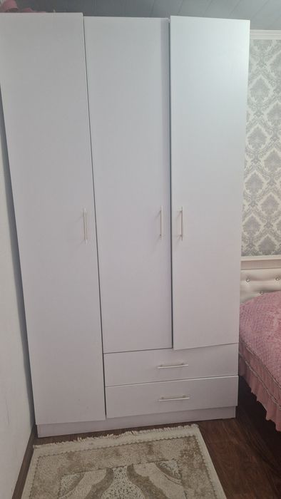 Шифоньер и кровать