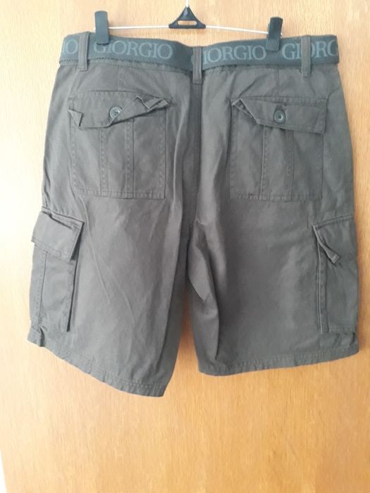 Pantaloni scurți bărbătești