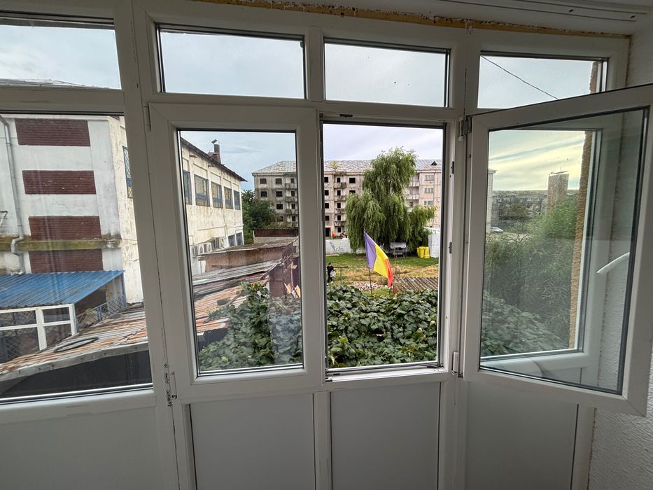 Termopan pentru balcon REHAU