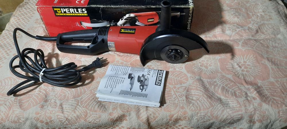 Продаётся  болгарка диаметр 230 мм.