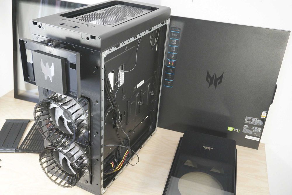 Компютърна кутия Acer Predator ATX с 3 RGB Вентилатора и PCIE Riser / Вкл.ДДС