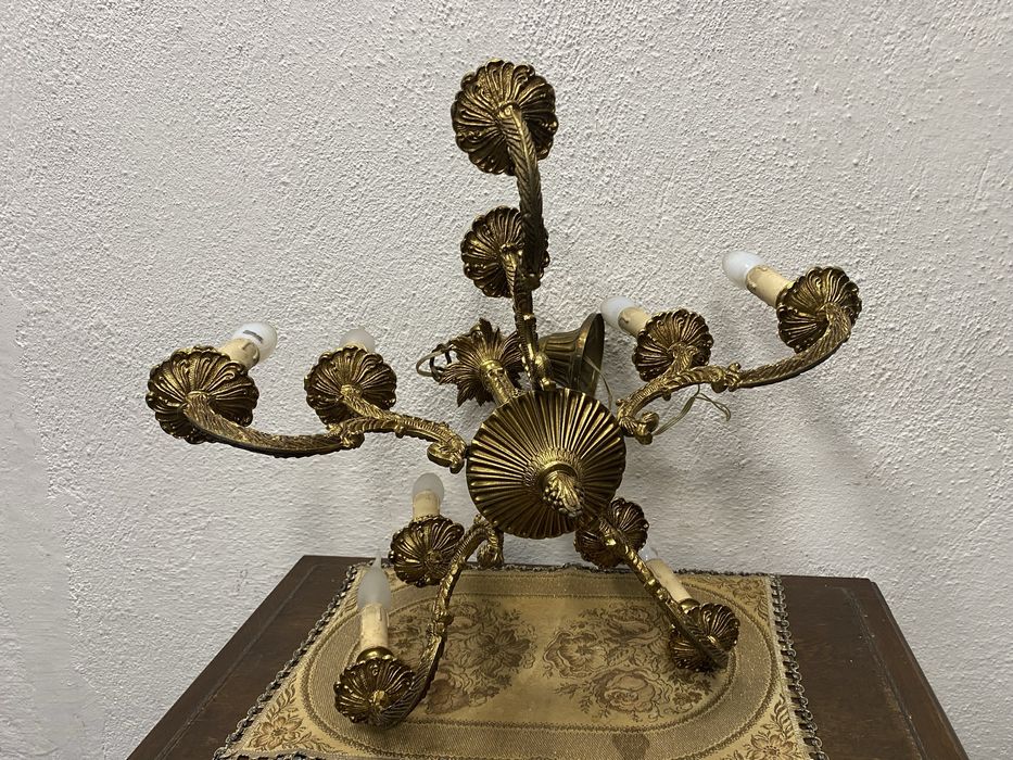 Голям френски бароков полилей от масивен излят месинг барок
