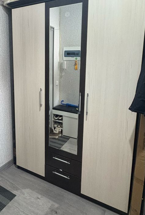 Продам срочно шкаф