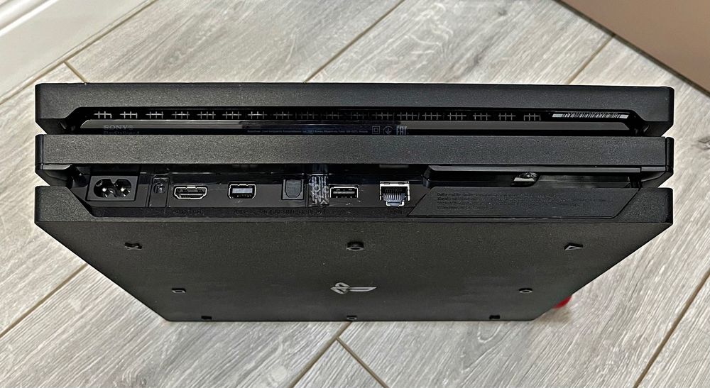PlayStation 4 PRO/// память 1ТВ/+3 Disk