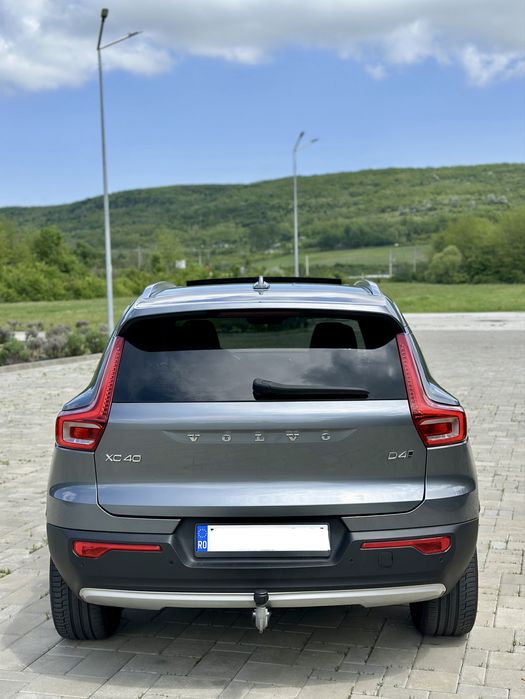 VOLVO XC40 / 2.0 D4 190 cp
