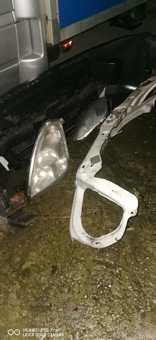 Vând :Bara, Capota, Faruri, Grila, Tragger, Aripi,  Iveco Daily  euro
