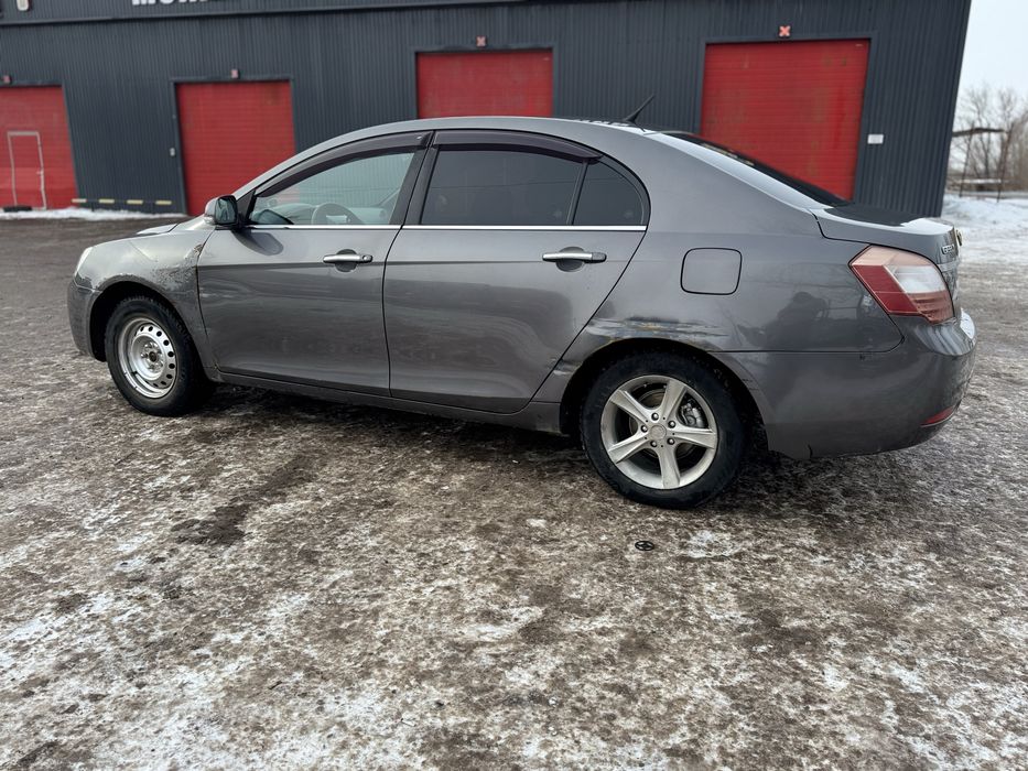 Джили Емгранд ес7