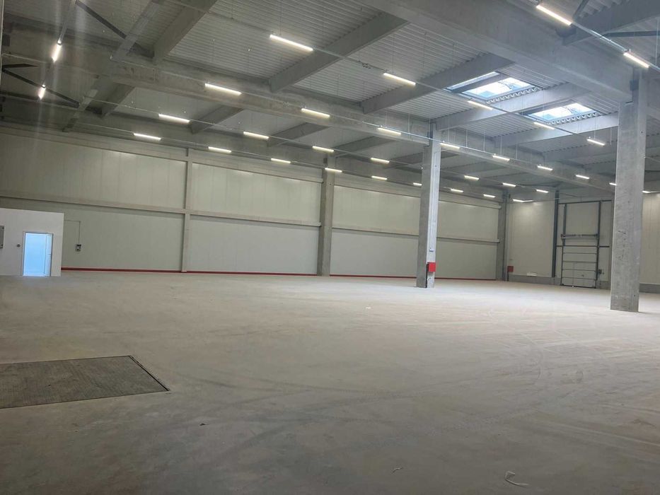 Дава се под наем Склад в Пловдив, Индустриална зона - Юг - 3500 кв.м за 14000 € - Снимка #2