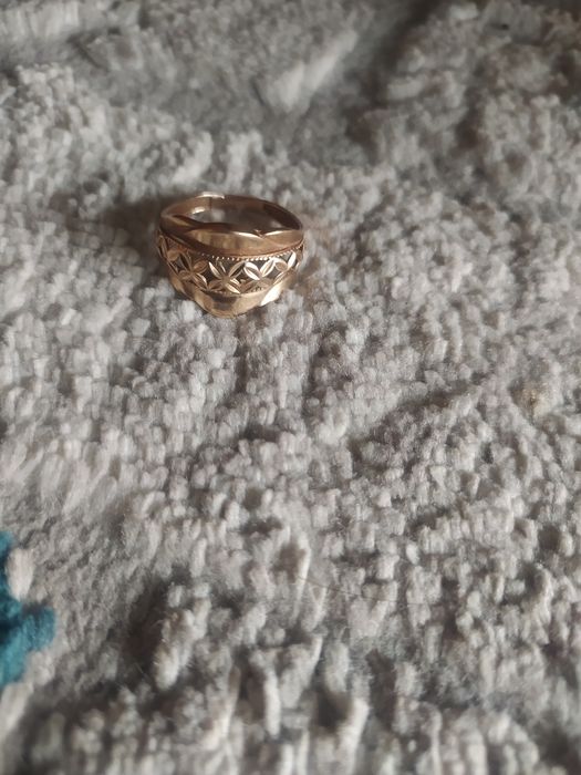Tilla komplekt sotiladi 585