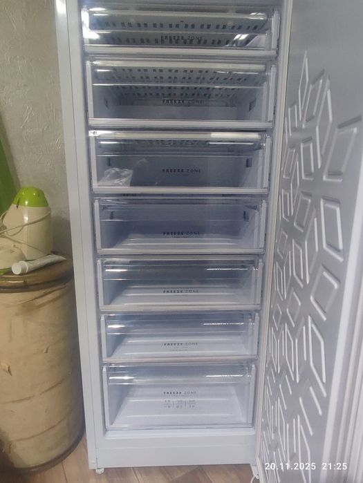 Продам морозильную камеру