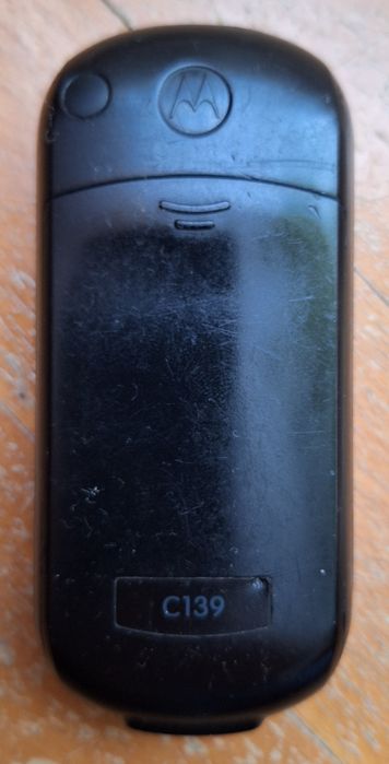 Стар мобилен телефон Motorola C139
