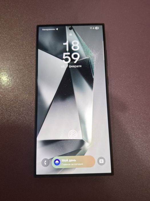 Samsung S24 ULTRA почти новый