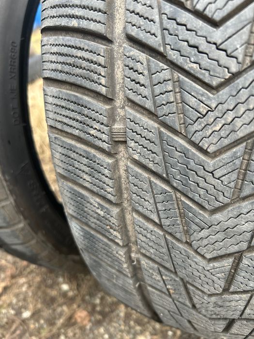 Продавам всесезонни гуми,поради продажба на колата.