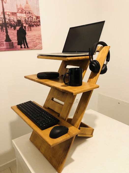 Suport laptop ajustabil pe inaltime