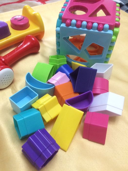 Продам игрушки для малышей