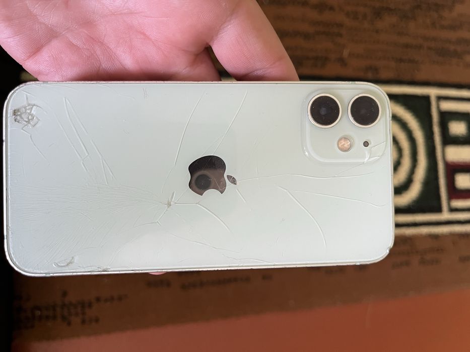 Iphone 12 mini.
